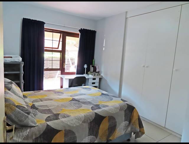 2 BEDROOM APARTMENT FOR SALE IN BRYANSTON